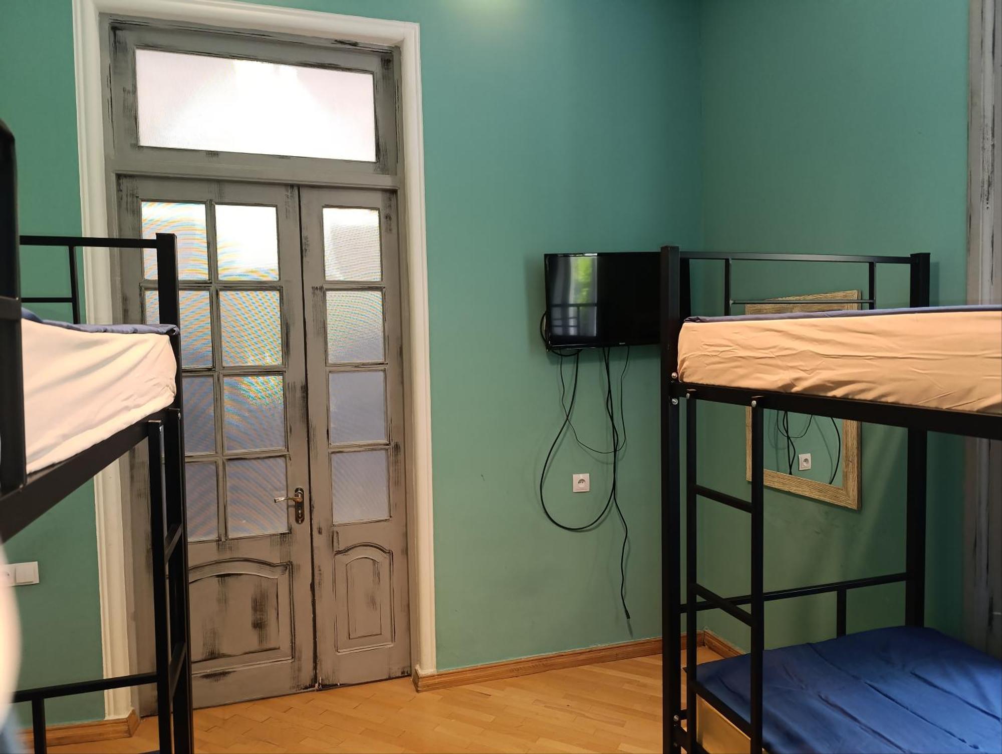 J Square Hostel Tiflis Dış mekan fotoğraf