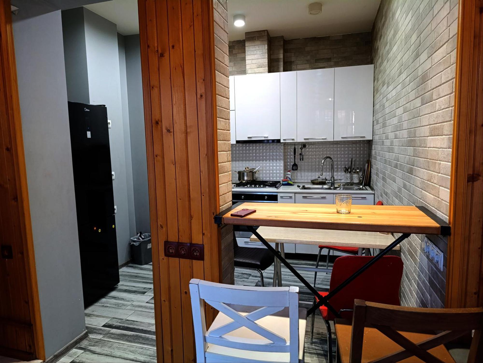J Square Hostel Tiflis Dış mekan fotoğraf