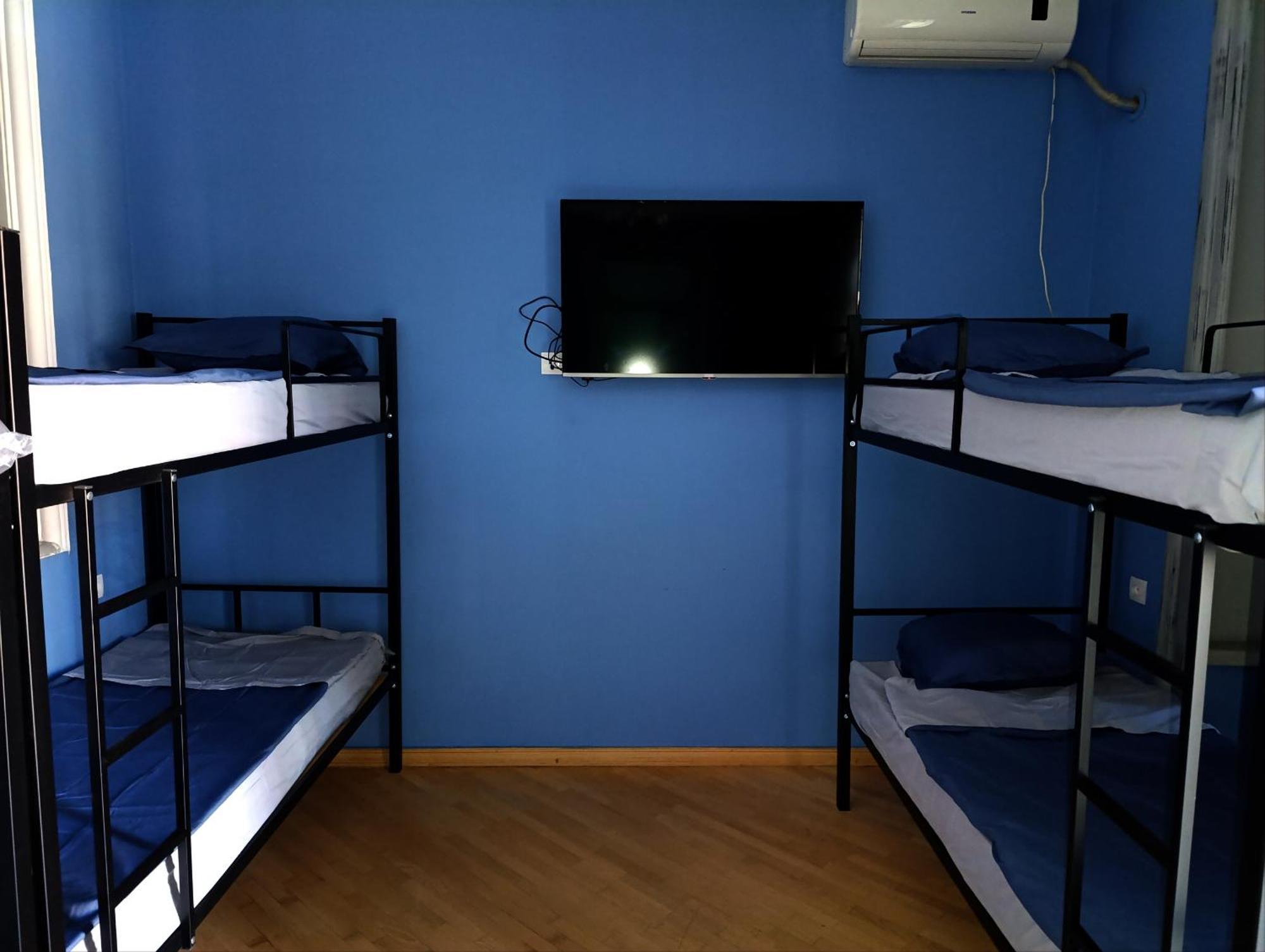 J Square Hostel Tiflis Dış mekan fotoğraf