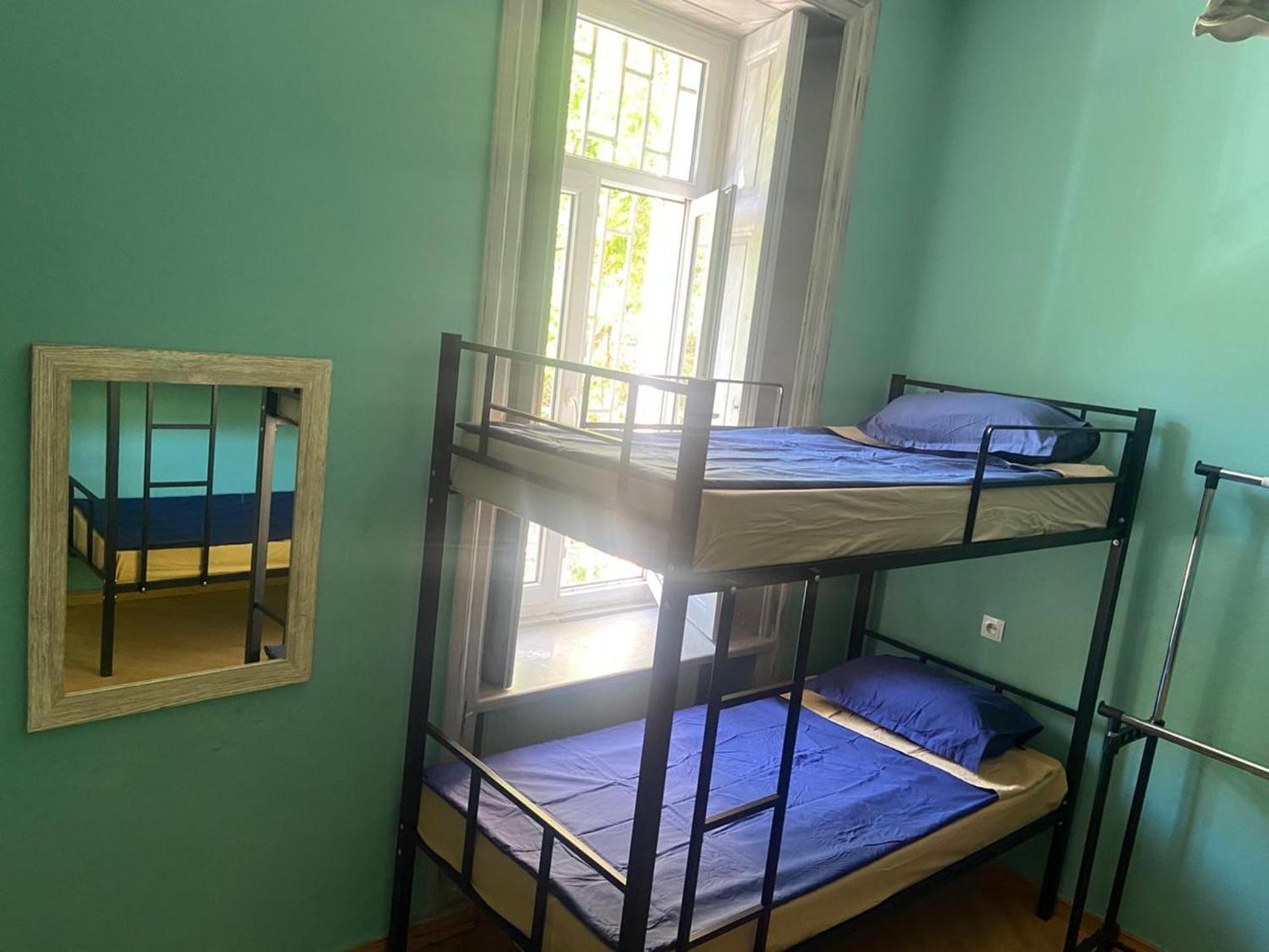 J Square Hostel Tiflis Dış mekan fotoğraf