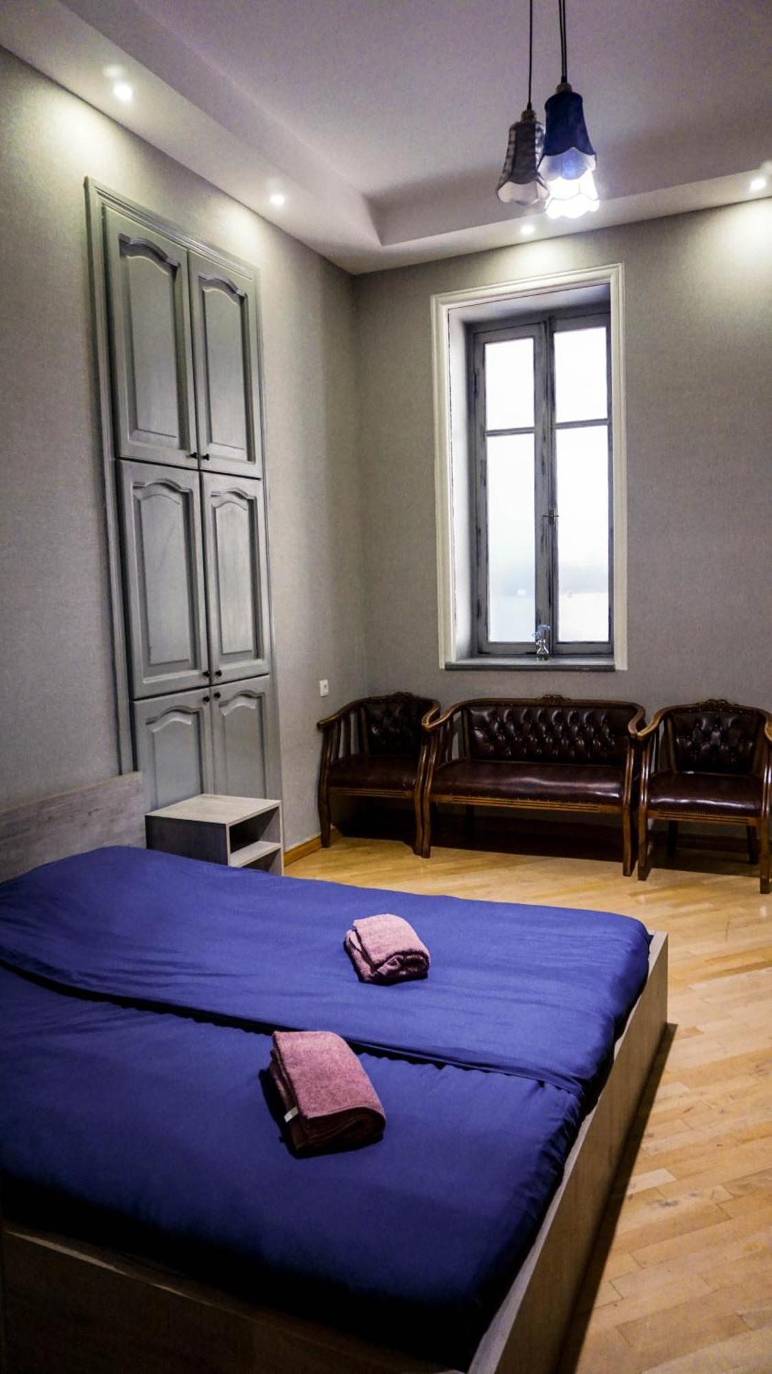 J Square Hostel Tiflis Dış mekan fotoğraf