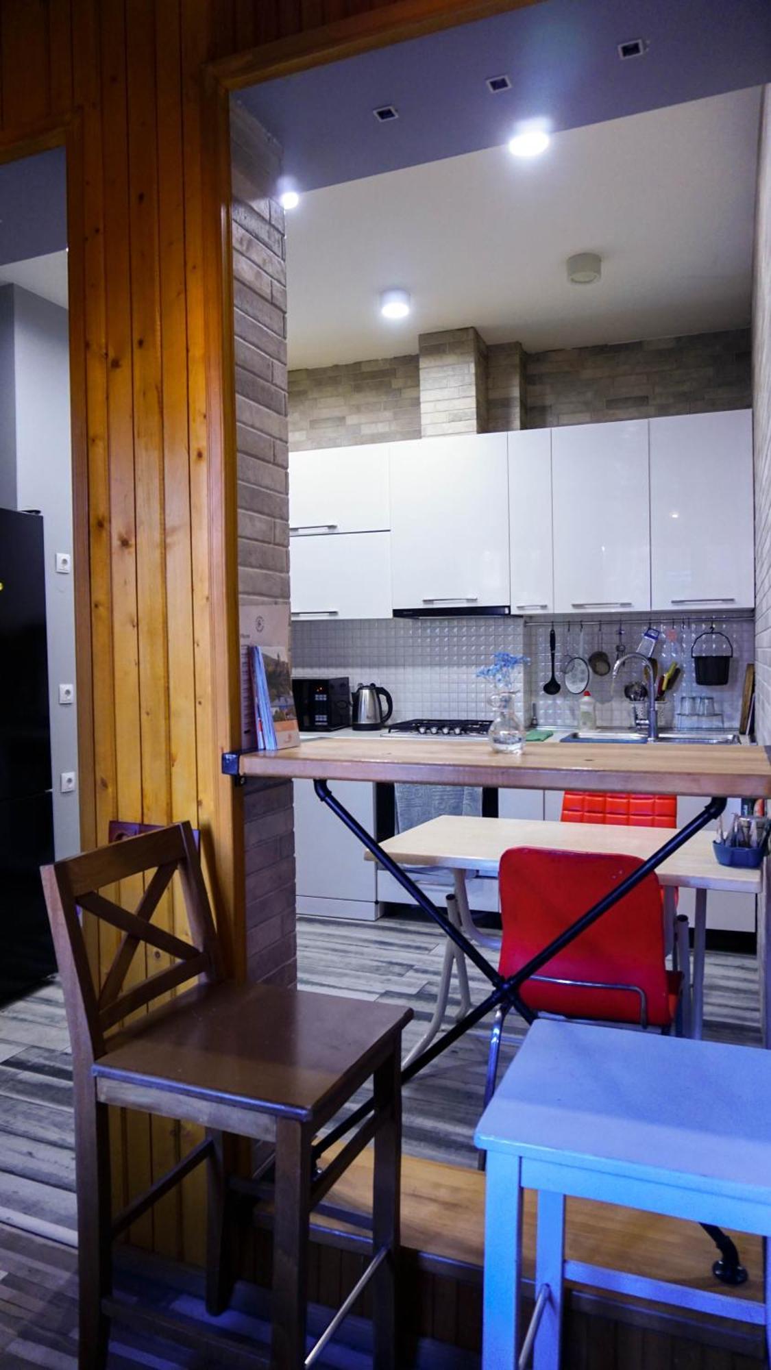 J Square Hostel Tiflis Dış mekan fotoğraf